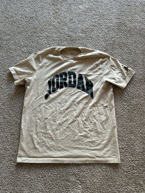 Air Jordan T Shirt Tan Plaid Logo Short Sleeve Crew Neck Mens Size L